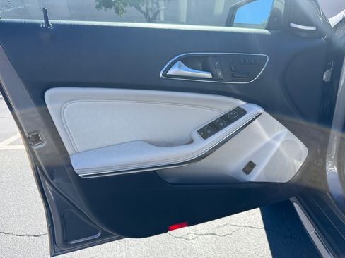 Used 2017 Mercedes-Benz GLA 250 4MATIC image 13