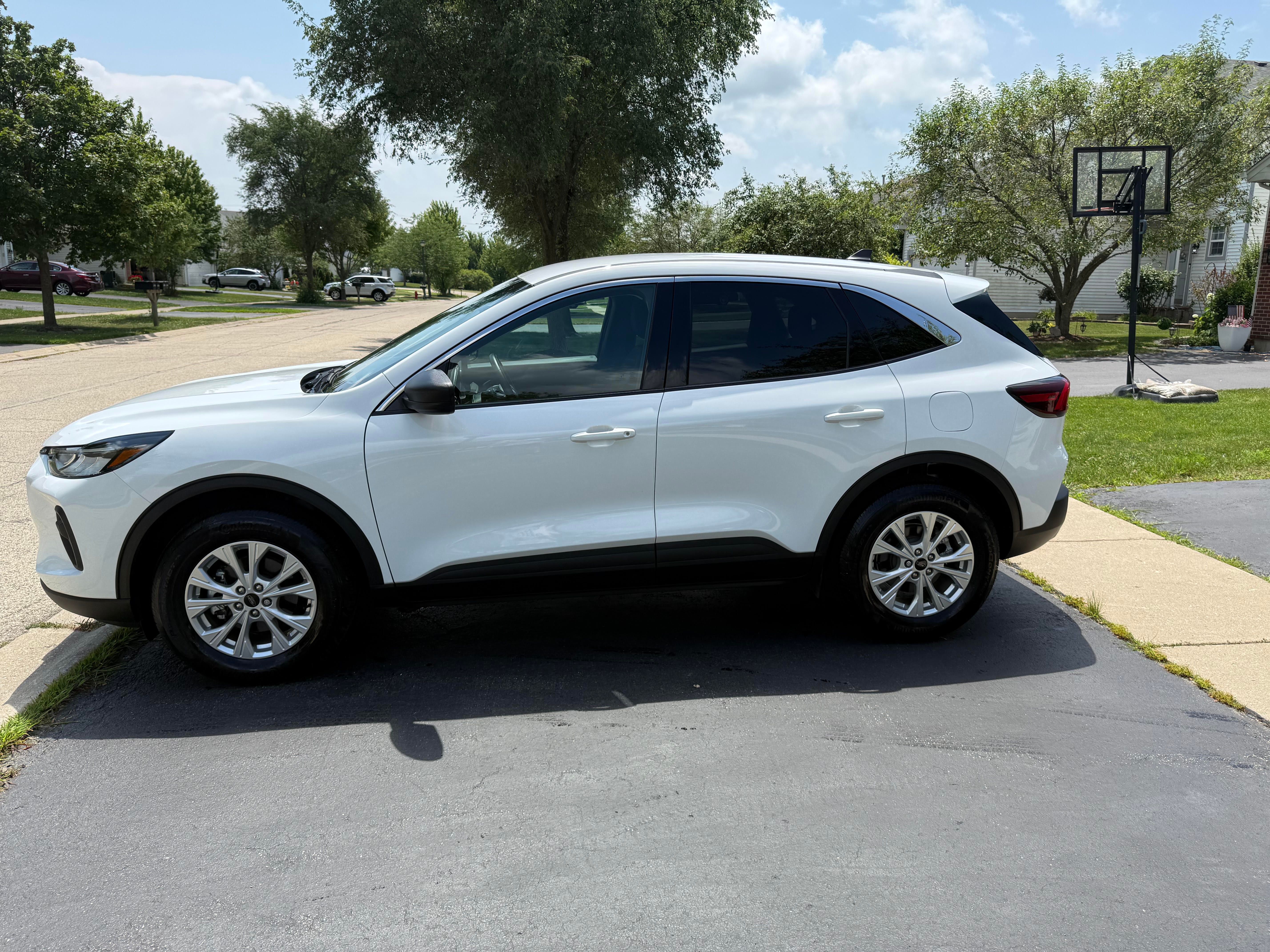 Used 2024 Ford Escape Active w/ Tech Pack #1 AWD/4WD image 4