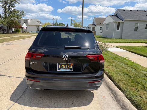 Used 2019 Volkswagen Tiguan SE w/ Panoramic Sunroof Package FWD image 5