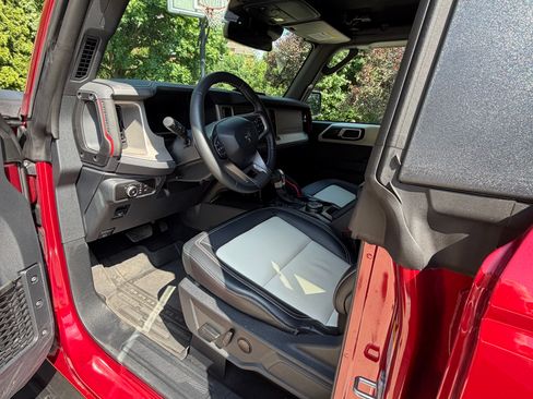 Used 2026 Ford Bronco Outer Banks w/ Sasquatch Package AWD/4WD image 19