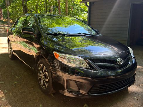 Used 2011 Toyota Corolla LE FWD image 4