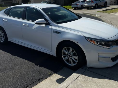 Used 2018 Kia Optima LX FWD image 5