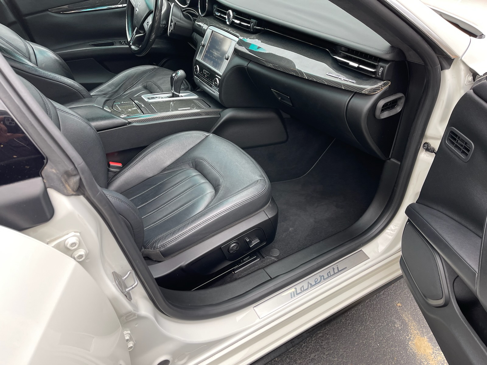 Used 2014 Maserati Quattroporte GTS RWD image 13