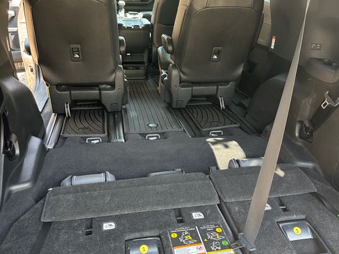 Used 2022 Toyota Sienna XSE w/ XSE Plus Package FWD image 4