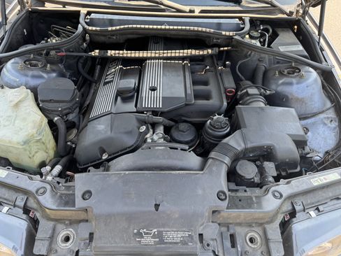 Used 2000 BMW 328i Sedan RWD image 8