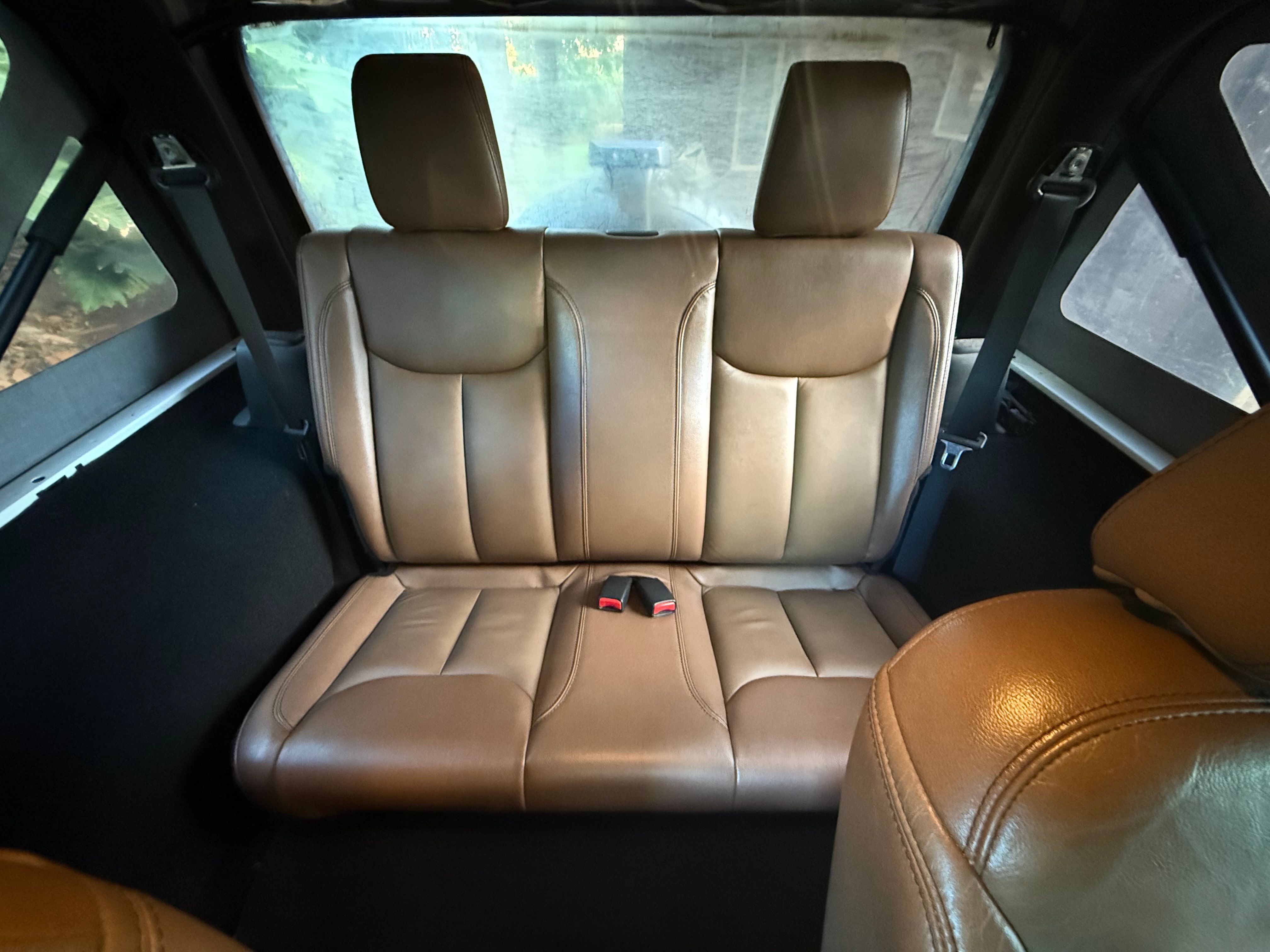 Used 2018 Jeep Wrangler Sahara w/ Dual Top Group AWD/4WD image 11