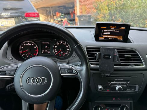 Used 2017 Audi Q3 2.0T Premium w/ Convenience Package FWD image 6