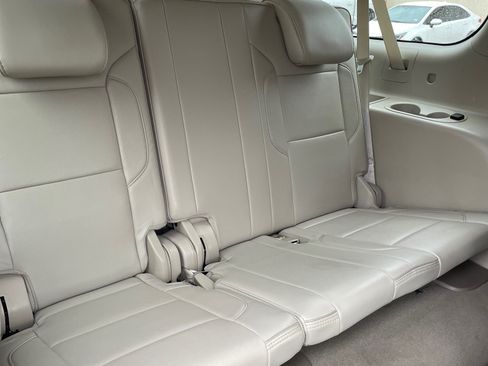 Used 2020 GMC Yukon XL Denali w/ Denali Premium Package image 14