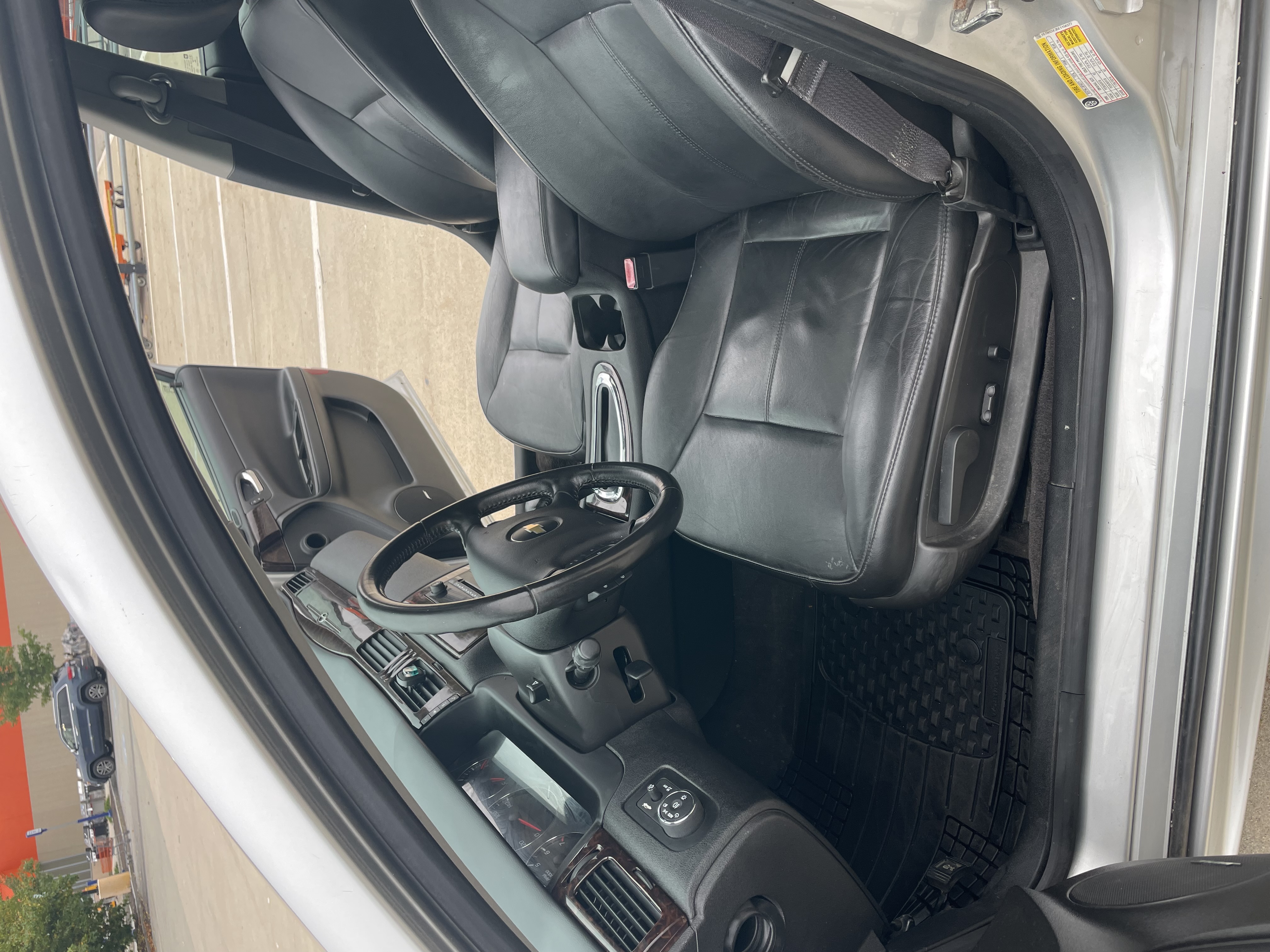 Used 2014 Chevrolet Impala LTZ FWD image 12