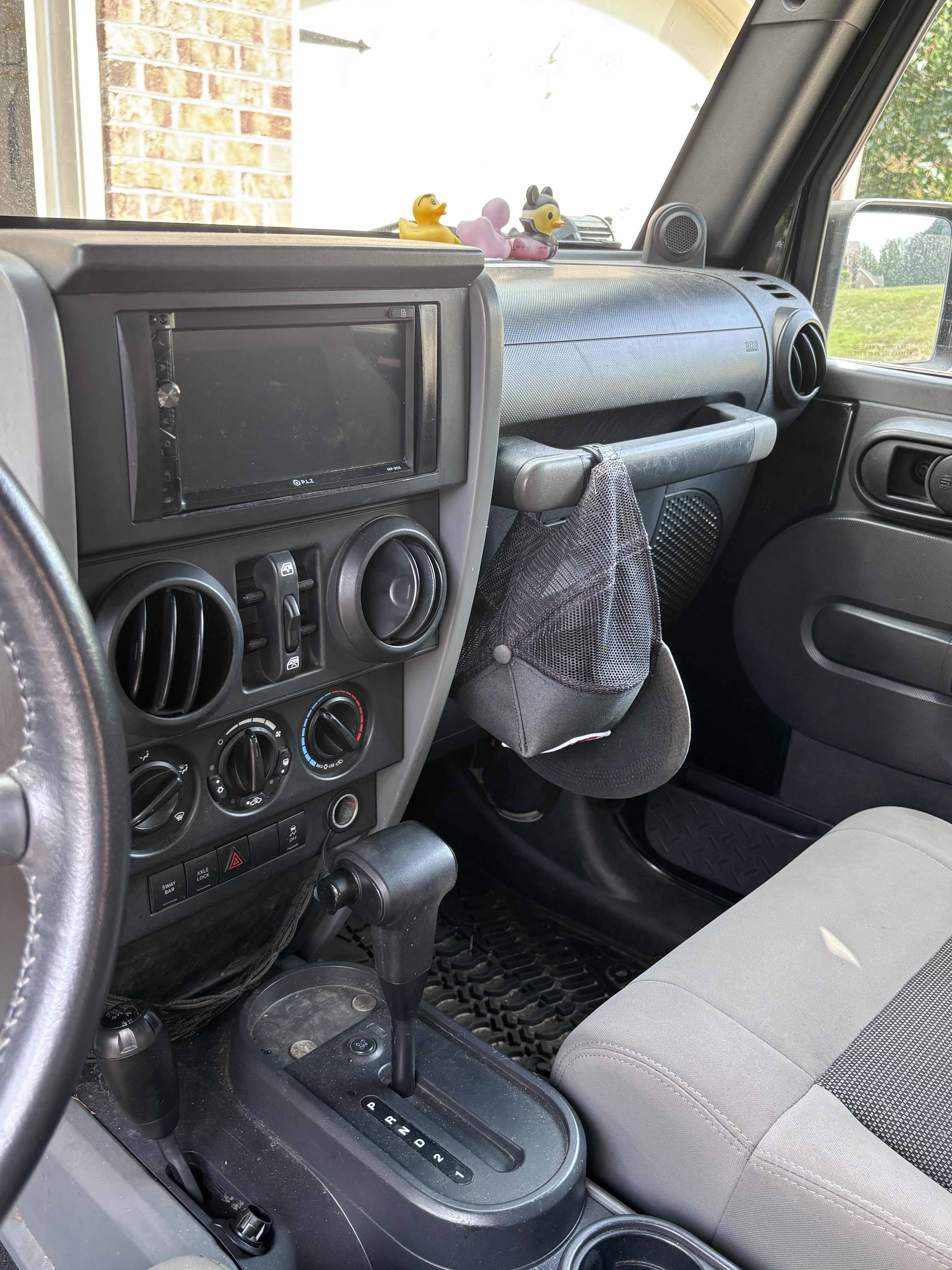 Used 2010 Jeep Wrangler Unlimited Rubicon w/ Trailer Tow Group AWD/4WD image 11