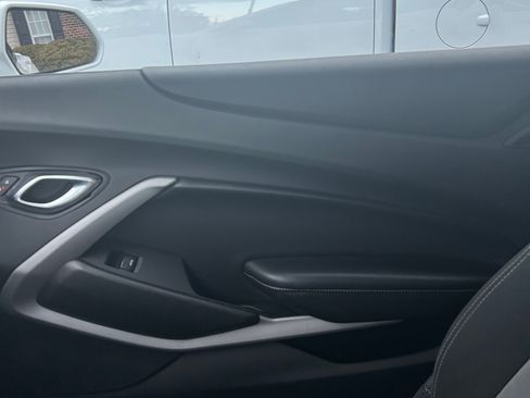 Used 2020 Chevrolet Camaro LT image 6