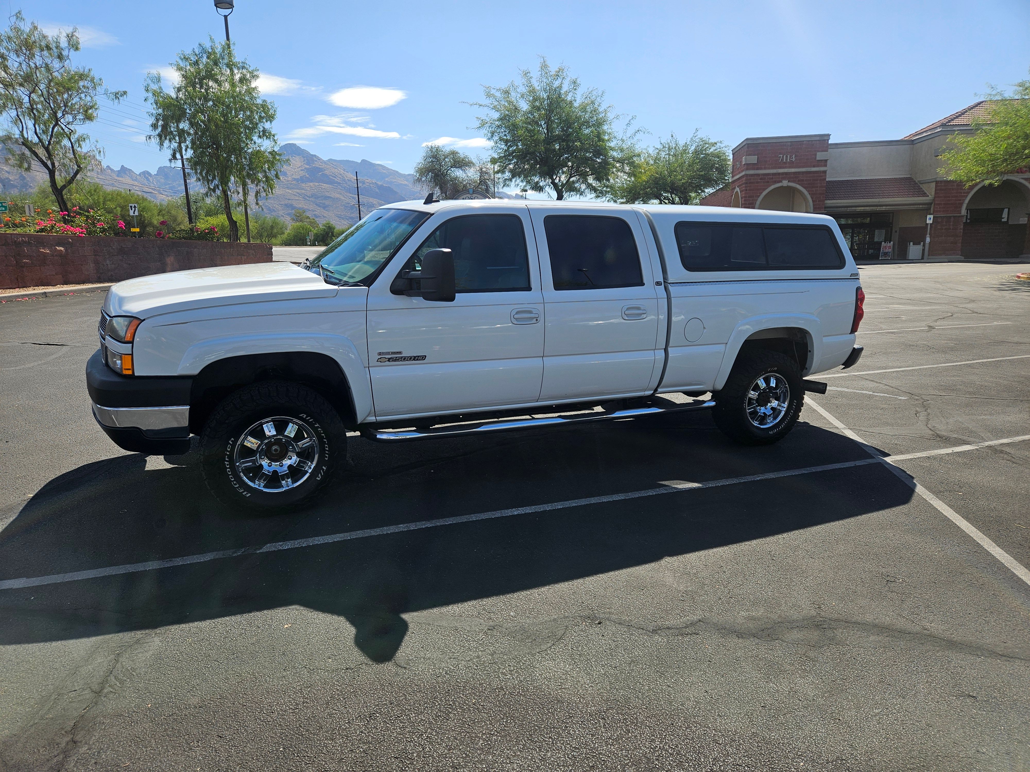 Used 2007 Chevrolet Silverado 2500 LT w/ Heavy-Duty Power Package AWD/4WD image 1