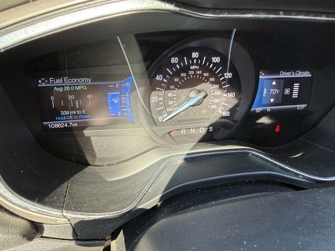 Used 2015 Ford Fusion SE w/ Equipment Group 202A image 5