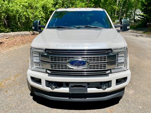 Used 2019 Ford F250 Platinum w/ Platinum Ultimate Package AWD/4WD image 8
