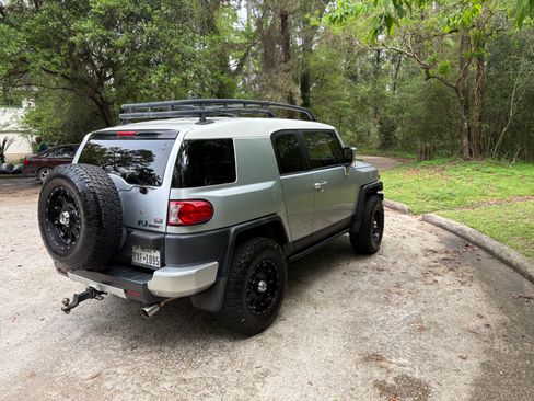 Used 2008 Toyota FJ Cruiser 4WD image 2