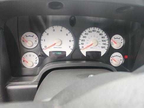 Used 2004 Dodge Ram 1500 Truck SLT w/ Sport Appearance Group image 8