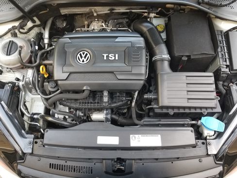 Used 2017 Volkswagen GTI SE image 26
