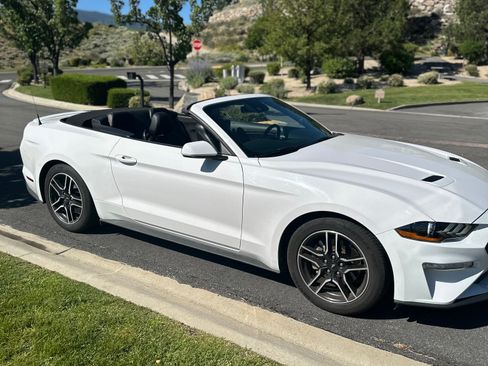 Used 2021 Ford Mustang Premium RWD image 6