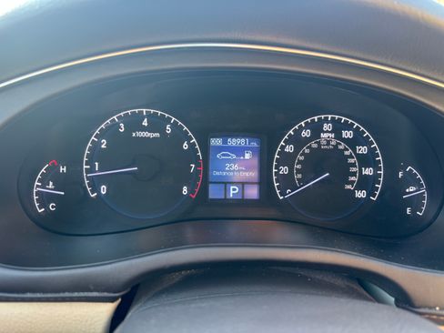 Used 2012 Hyundai Genesis 3.8 w/ Premium Pkg image 2