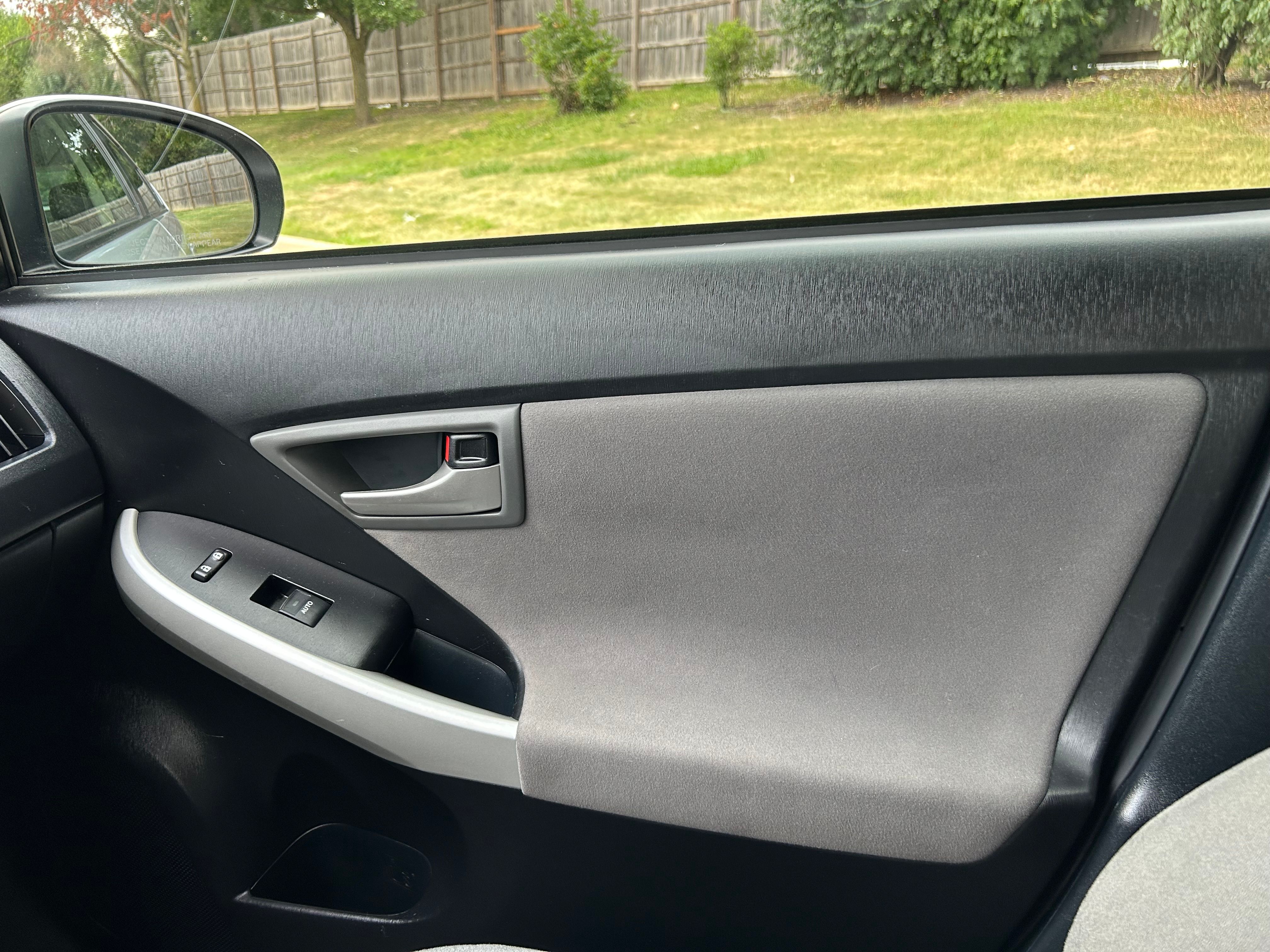 Used 2012 Toyota Prius Two FWD image 11