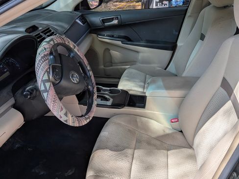 Used 2014 Toyota Camry FWD image 9