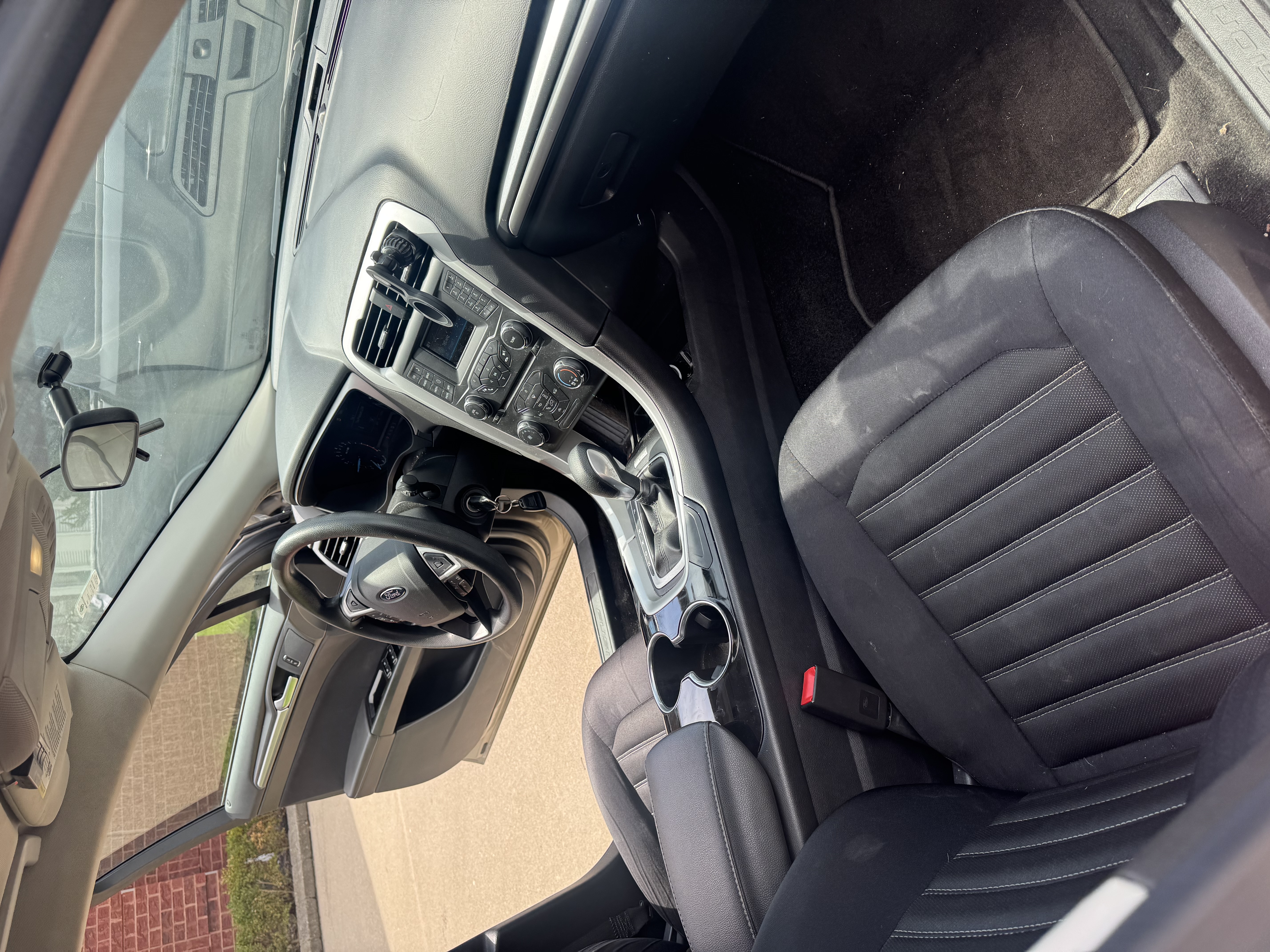 Used 2015 Ford Fusion SE FWD image 5