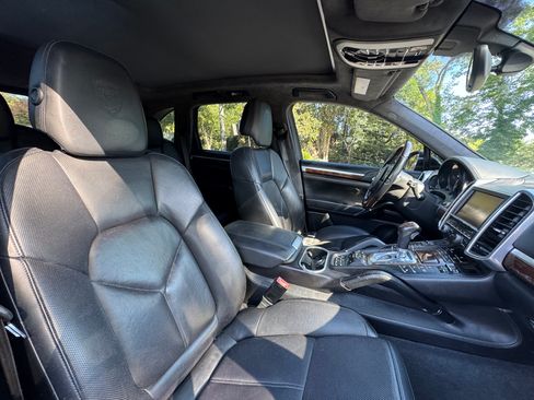 Used 2012 Porsche Cayenne Turbo AWD/4WD image 14