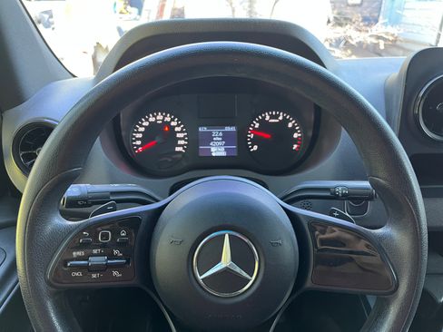Used 2022 Mercedes-Benz Sprinter 2500 image 22