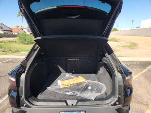 Used 2021 Volkswagen ID.4 Pro S w/ Gradient Package image 11