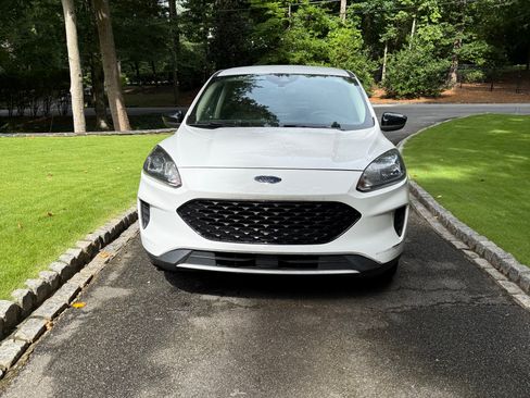 Used 2020 Ford Escape SE Sport FWD image 4