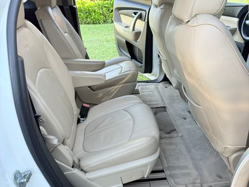 Used 2011 GMC Acadia SLT w/ LPO, 'HIT The Road' Package image 14