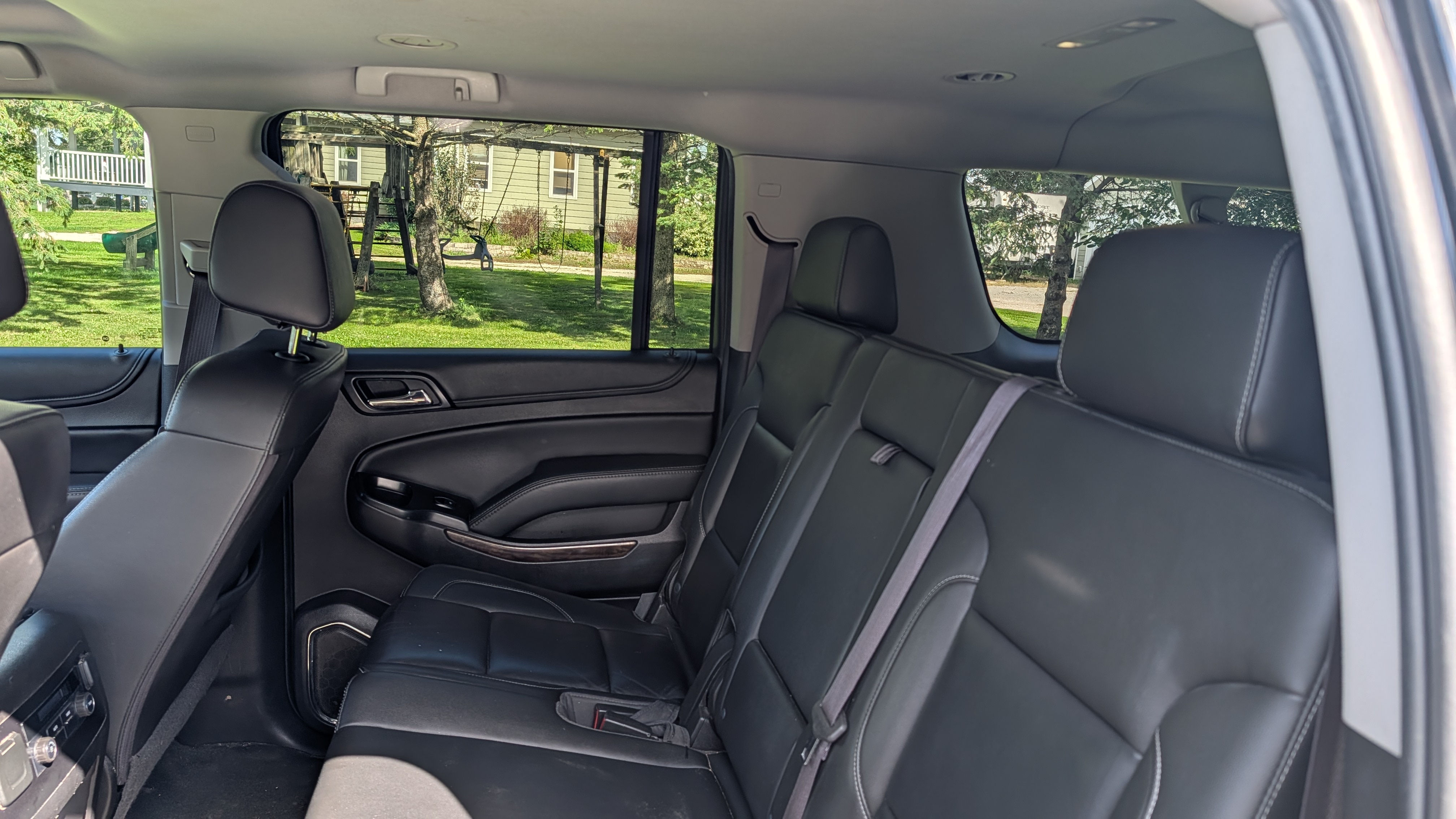 Used 2017 Chevrolet Suburban LT AWD/4WD image 9