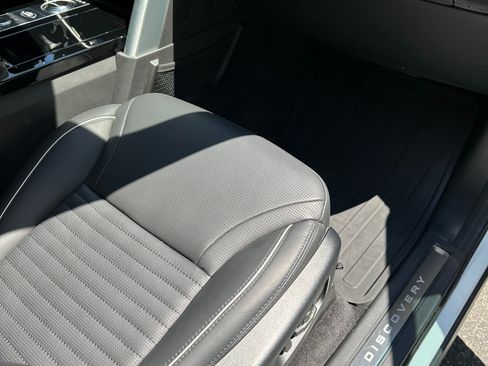 Used 2020 Land Rover Discovery HSE Luxury image 22