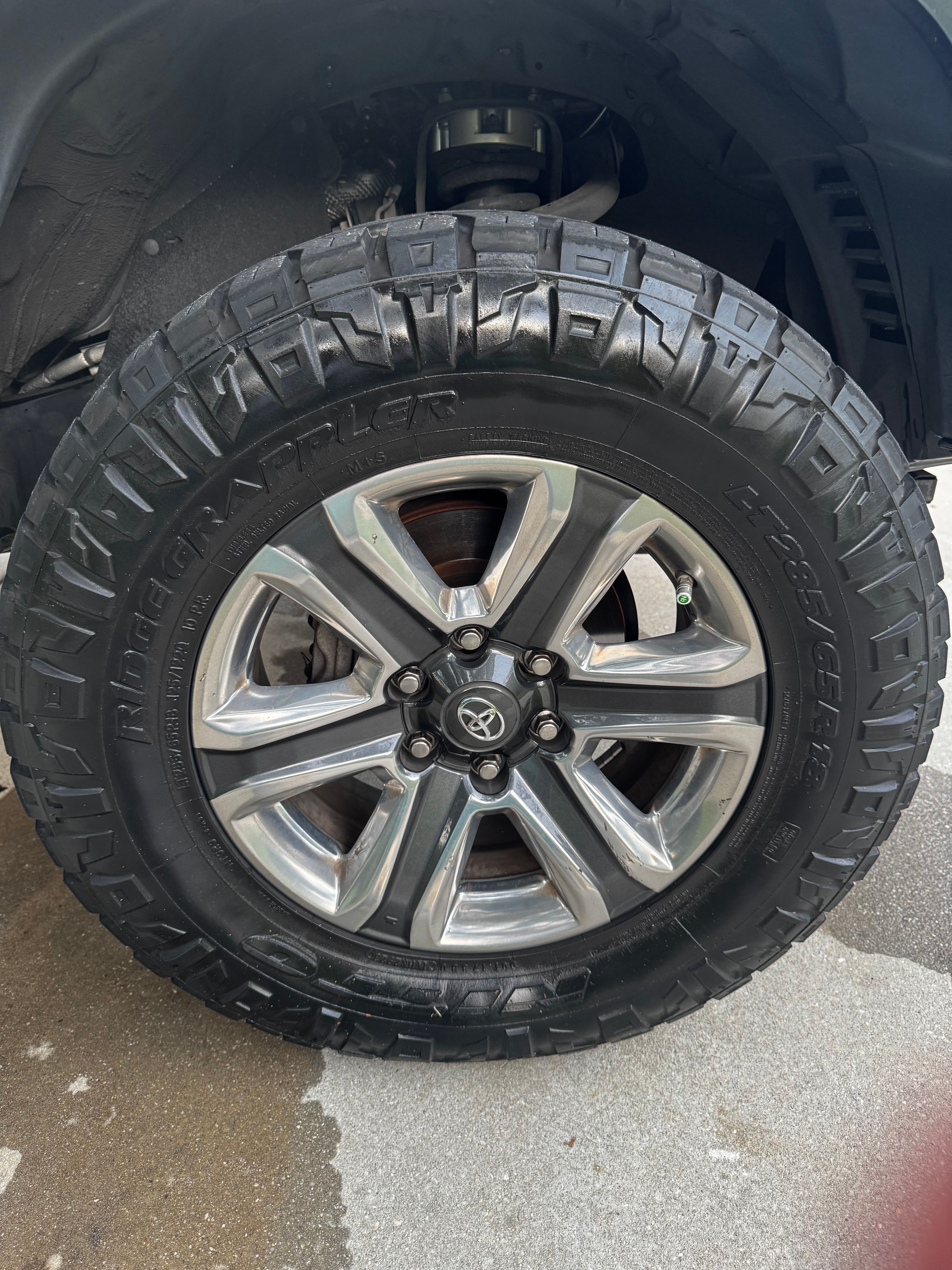 Used 2018 Toyota Tacoma Limited RWD image 15