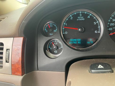 Used 2012 Chevrolet Avalanche LTZ image 11