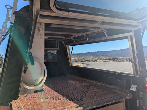 Used 2019 Toyota Tacoma TRD Sport w/ Technology Package image 9