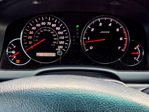 Used 2004 Lexus GX 470 image 17