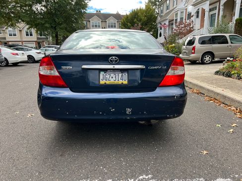Used 2004 Toyota Camry FWD image 2
