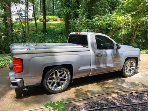 Used 2017 Chevrolet Silverado 1500 LT w/ LT Convenience Package RWD image 5