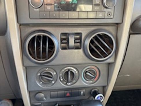 Used 2010 Jeep Wrangler Sport image 10