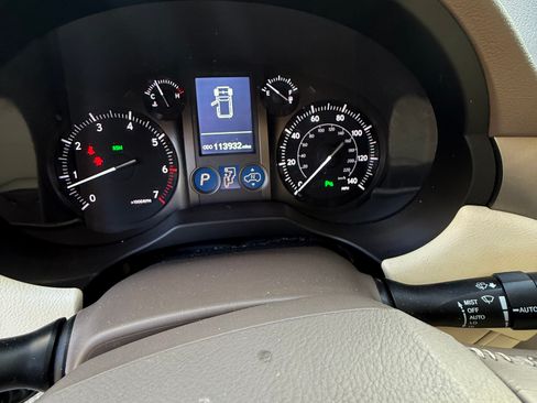 Used 2014 Lexus GX 460 Luxury w/ Preferred Accessory Package image 4