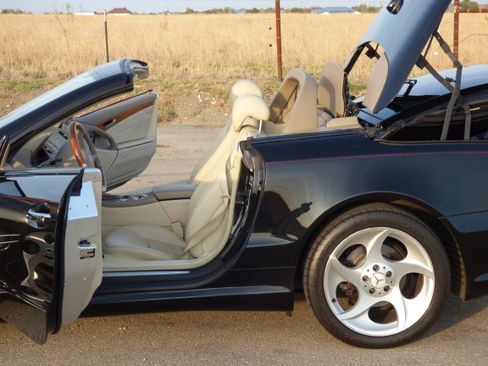 Used 2005 Mercedes-Benz SL 500 SL 500 Roadster 2D image 17