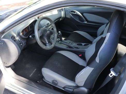Used 2004 Toyota Celica GT FWD image 9