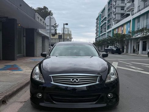 Used 2011 INFINITI G37 37x Sedan 4D w/ Premium Pkg image 2