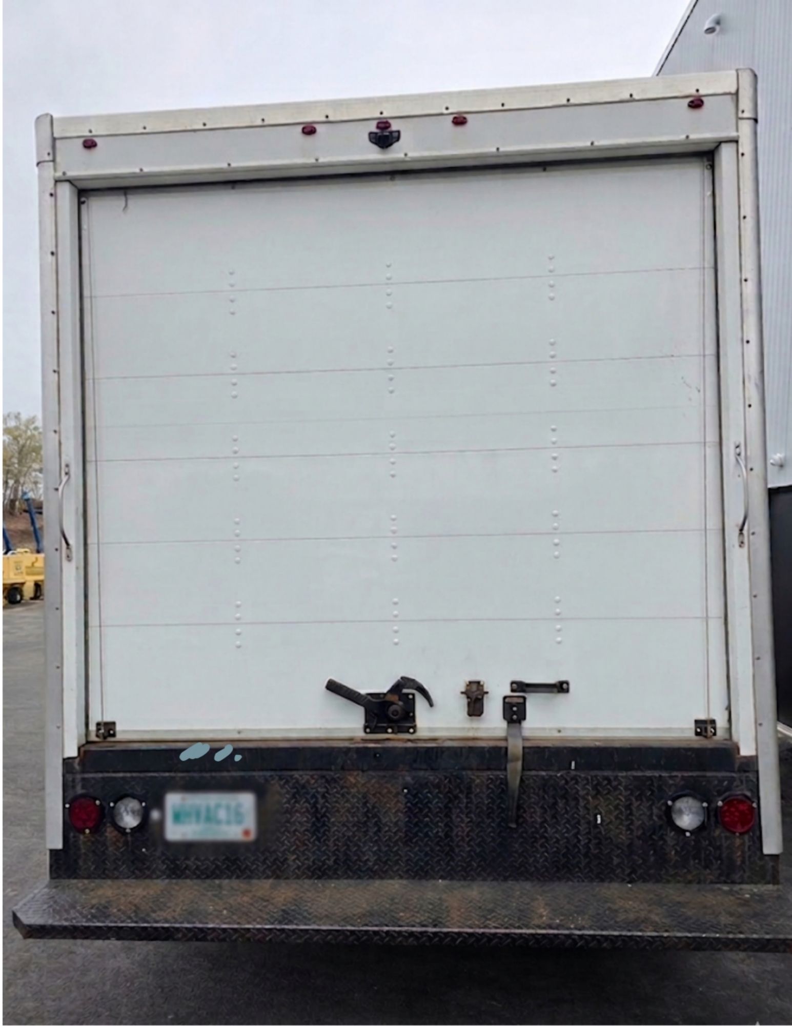 Used 2020 Chevrolet Express 3500 w/ Power Convenience Package RWD image 4