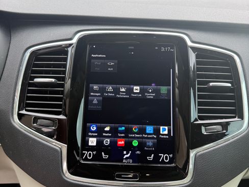 Used 2017 Volvo XC90 T5 Momentum w/ Momentum Plus Package image 11