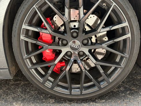 Used 2018 Audi R8 V10 RWD image 21