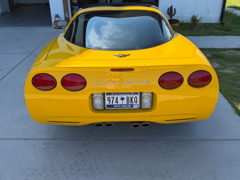Used 2002 Chevrolet Corvette Coupe w/ Preferred Equipment Group2 RWD image 6
