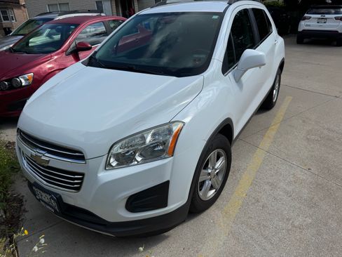 Used 2015 Chevrolet Trax LT FWD image 1