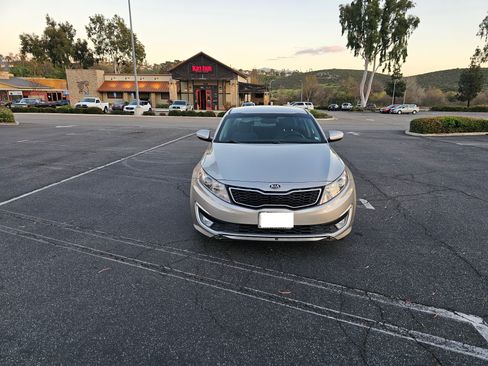 Used 2013 Kia Optima LX w/ Hybrid Convenience Pkg image 2